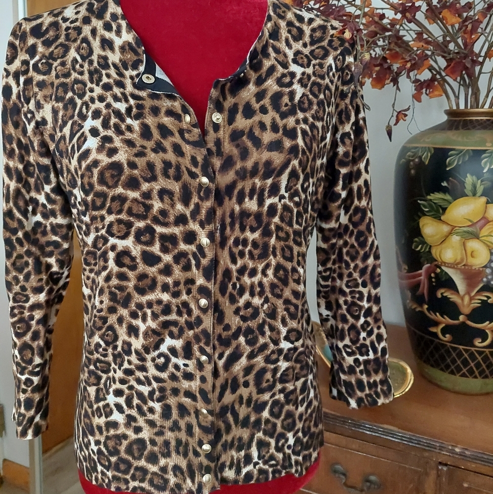 White House Black Market size large cardigan